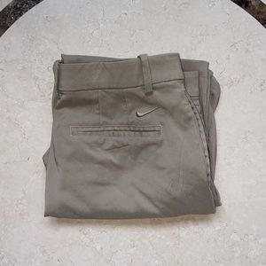 Nike Mens golf pants. Tan size: 32-30